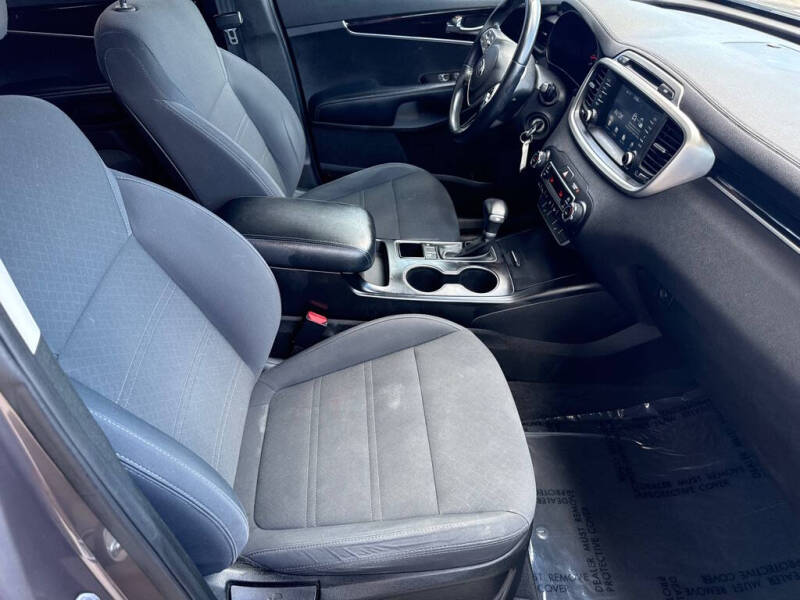 2019 Kia Sorento LX