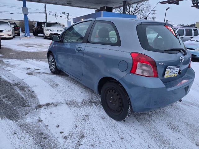 2007 Toyota Yaris for sale at QUEENSGATE AUTO SALES in York, PA