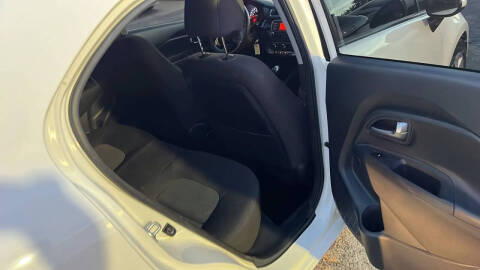 2017 Kia Rio 5-Door LX