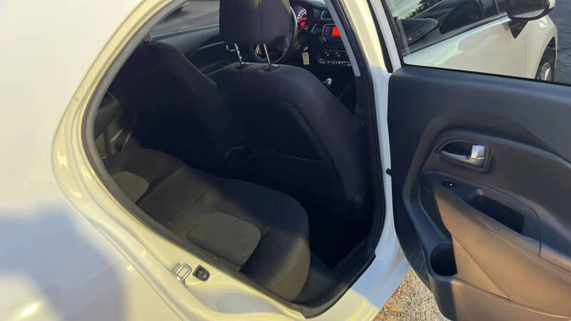 2017 Kia Rio 5-Door LX