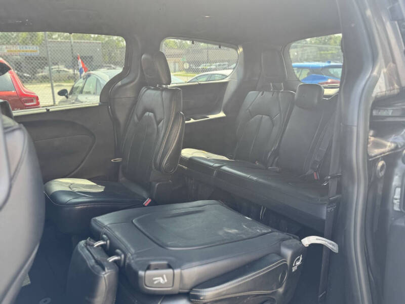 2021 Chrysler Pacifica Touring L