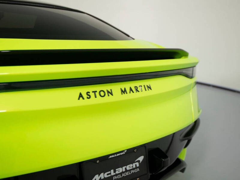 2022 Aston Martin DBS Superleggera