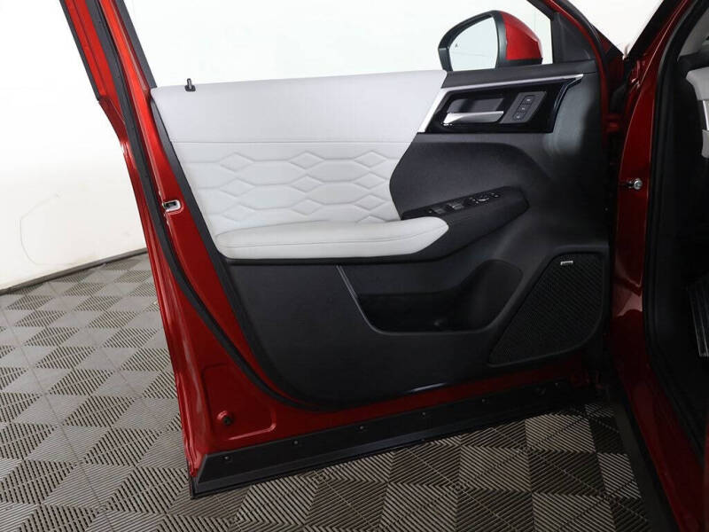 2025 Mitsubishi Outlander SEL