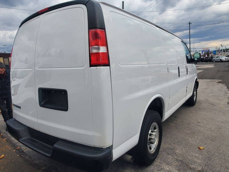 2019 Chevrolet Express 2500