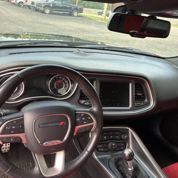 2015 Dodge Challenger R/T Scat Pack Shaker