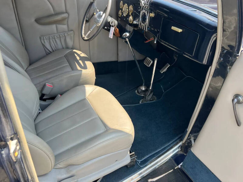 1935 Ford 5 Window Coupe
