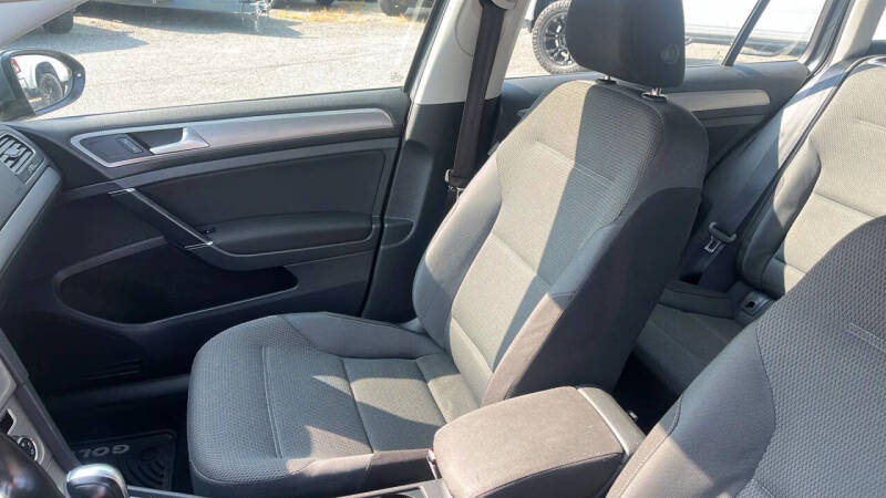 2016 Volkswagen Golf SportWagen