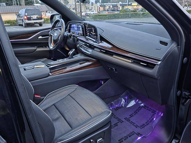 2023 Cadillac Escalade Premium Luxury