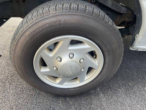 2011 Ford E-Series E-150 XLT