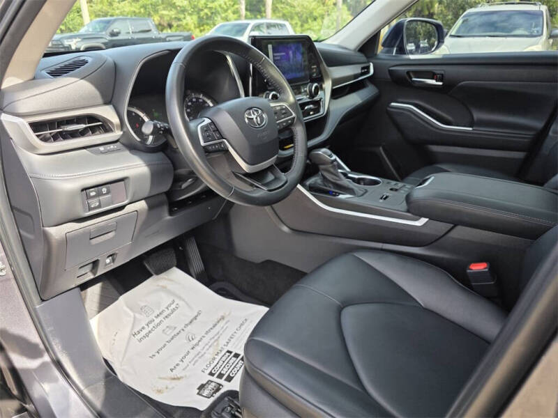 2024 Toyota Highlander XLE