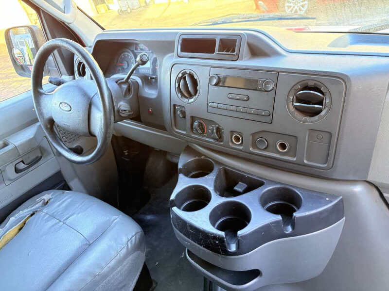 2010 Ford E-Series E-250