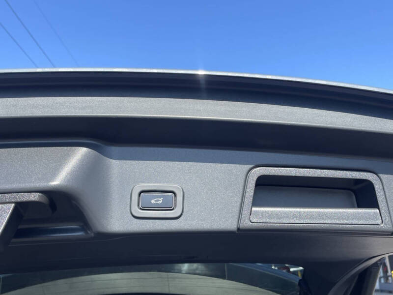 2020 Land Rover Range Rover Evoque First Edition