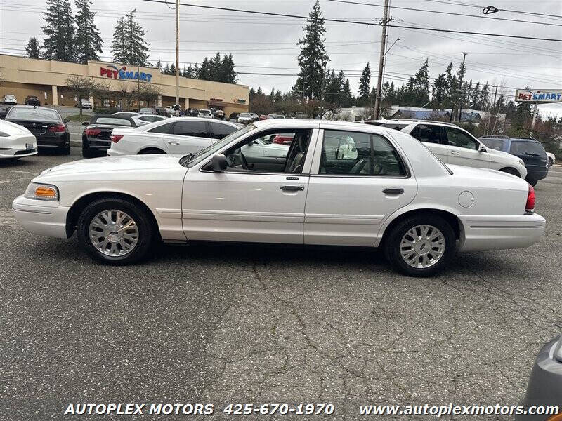 2004 Ford Crown Victoria LX