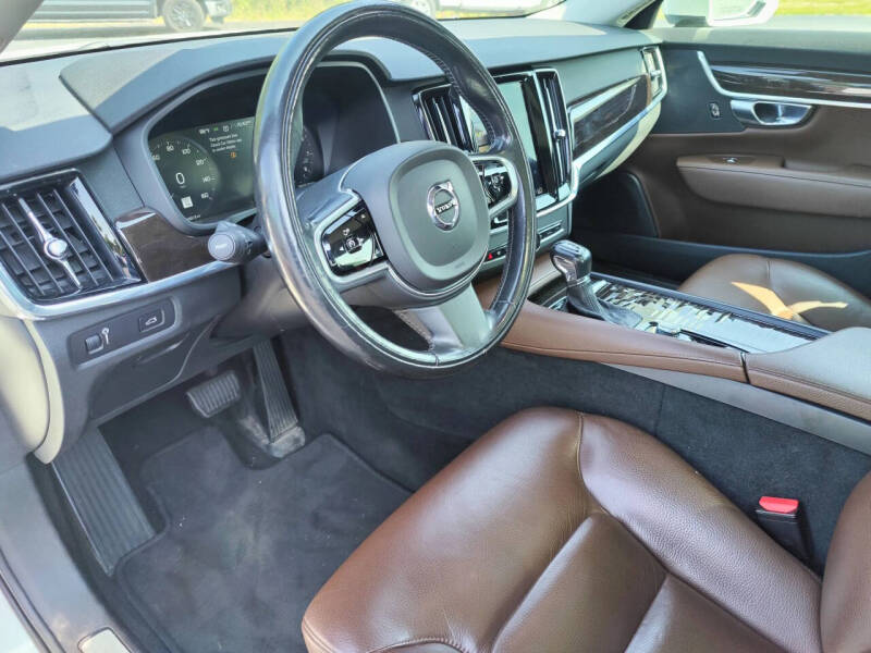 2018 Volvo S90 T5 Momentum