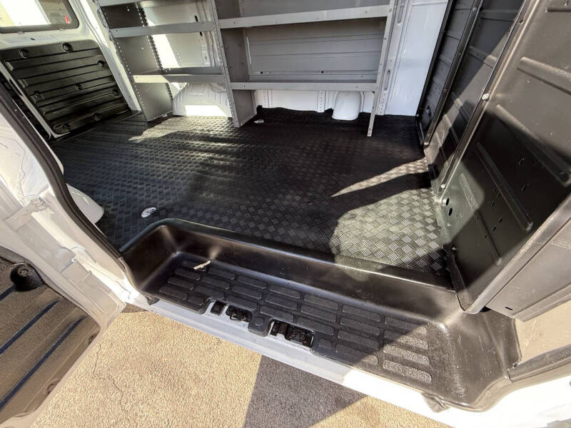 2020 GMC Savana 2500