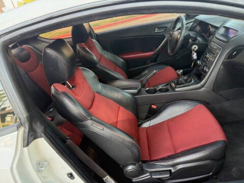 2012 Hyundai Genesis Coupe 3.8 R-Spec