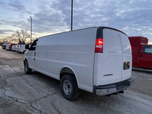 2025 Chevrolet Express 2500