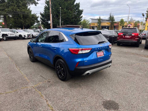 2020 Ford Escape SE