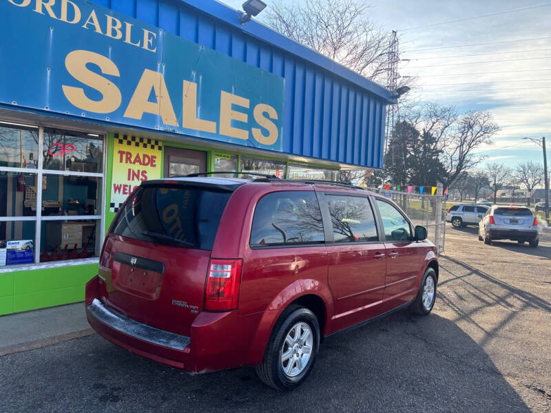 2009 Dodge Grand Caravan null photo 2