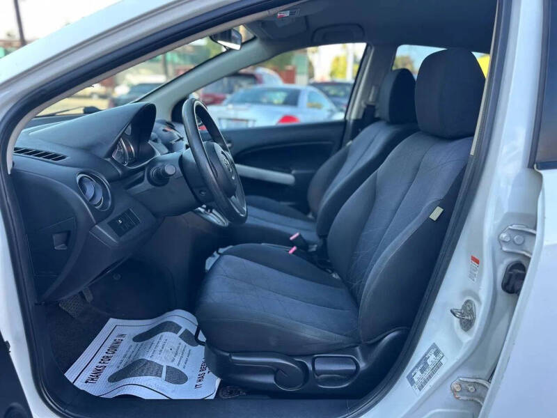 2013 Mazda MAZDA2 Touring