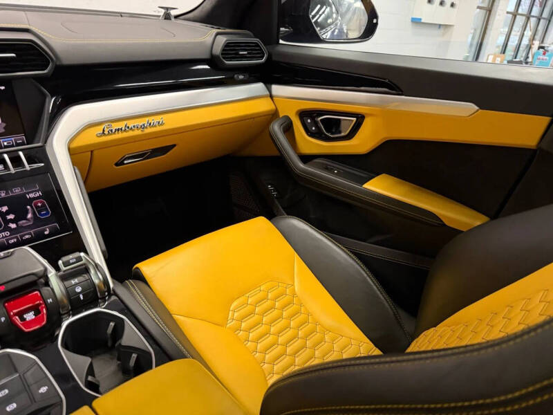 2019 Lamborghini Urus