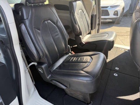 2020 Chrysler Pacifica Touring L