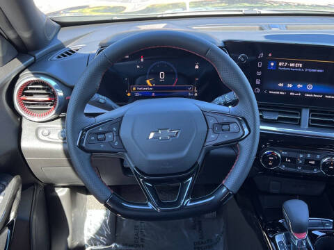 2025 Chevrolet Trax RS