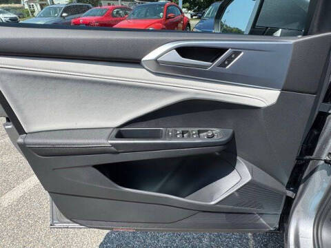 2025 Volkswagen Taos SE 4Motion