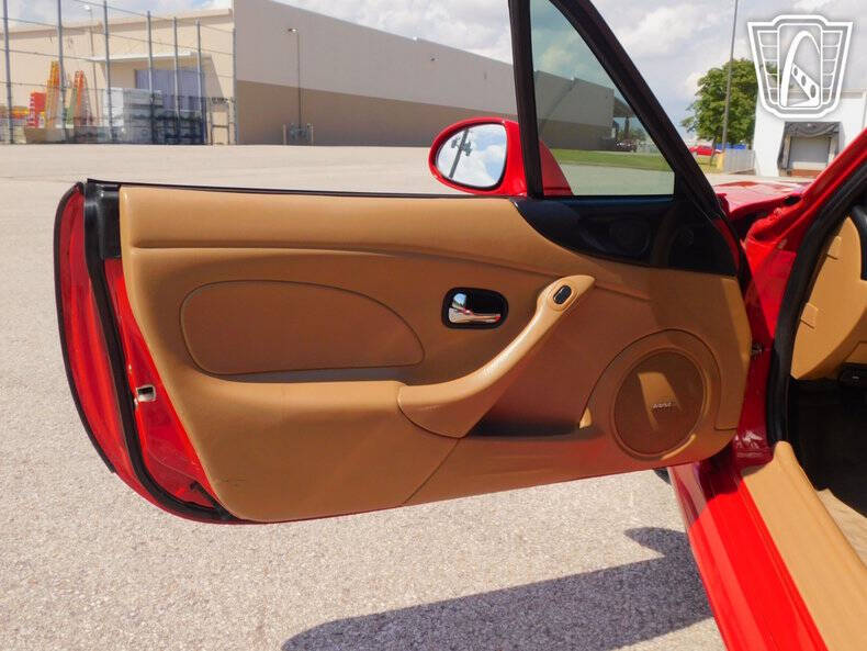 2002 Mazda MX-5 Miata LS