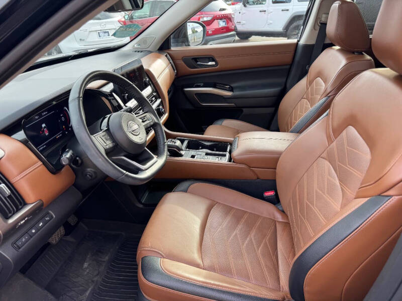 2024 Nissan Pathfinder Platinum