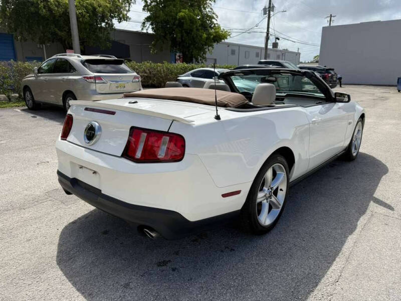 2011 Ford Mustang GT Premium