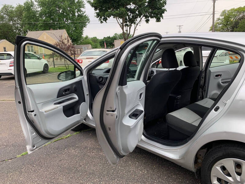 2014 Toyota Prius c Two
