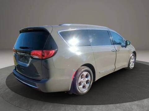 2020 Chrysler Pacifica Hybrid Touring L