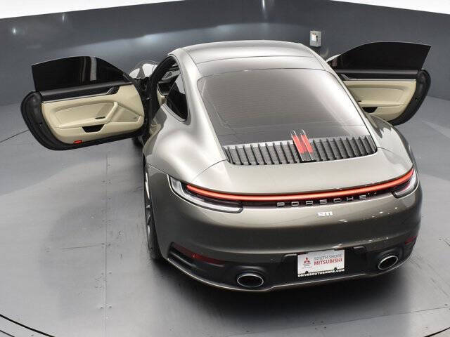 2022 Porsche 911 Carrera