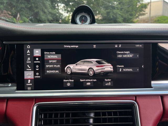 2020 Porsche Panamera GTS Sport Turismo