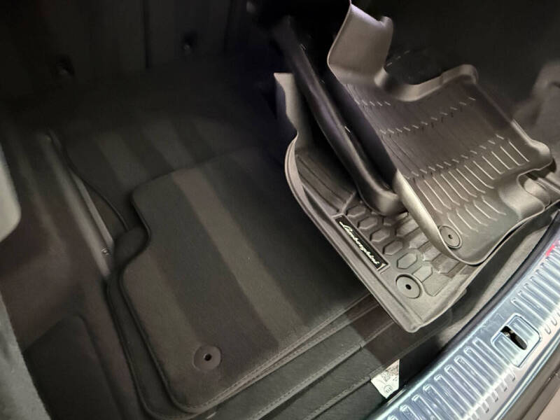 2023 Lamborghini Urus S