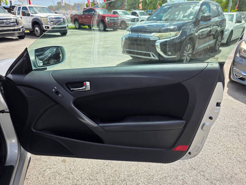 2012 Hyundai Genesis Coupe