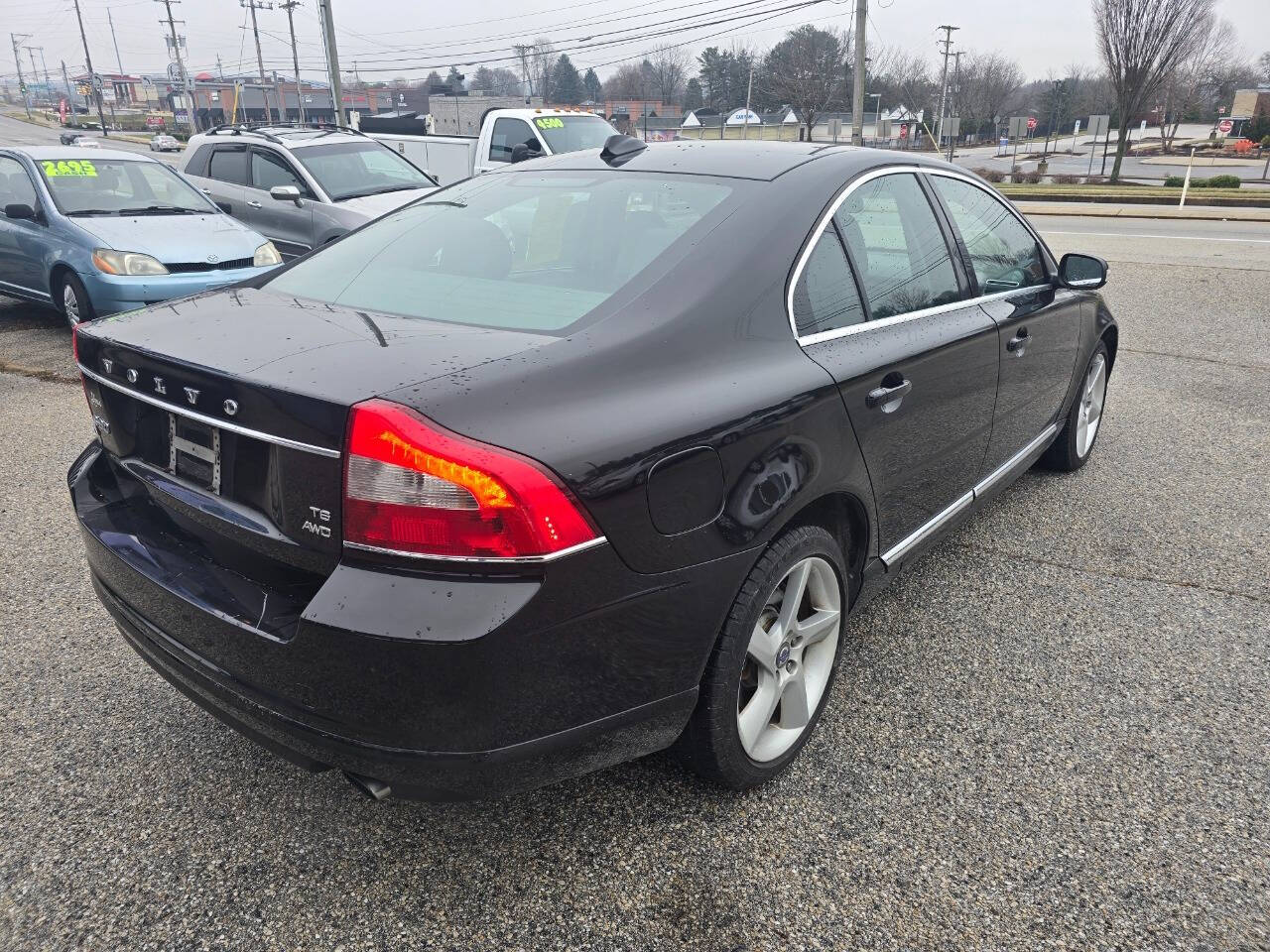 2010 Volvo S80 for sale at QUEENSGATE AUTO SALES in York, PA