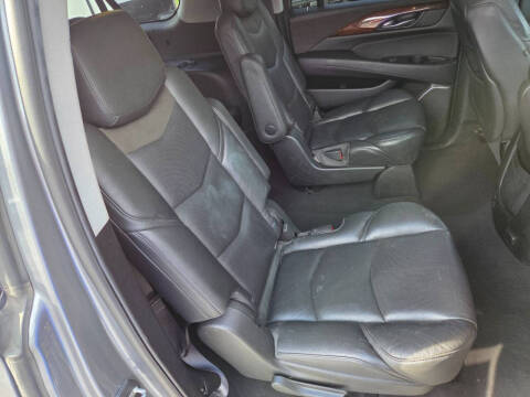 2018 Cadillac Escalade ESV Luxury