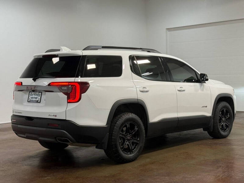2023 GMC Acadia AT4