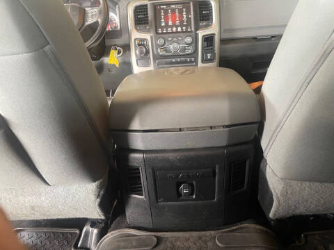 2015 RAM 1500 SLT
