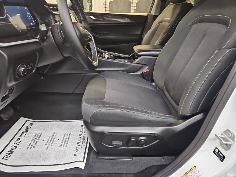 2023 Jeep Grand Cherokee L Laredo