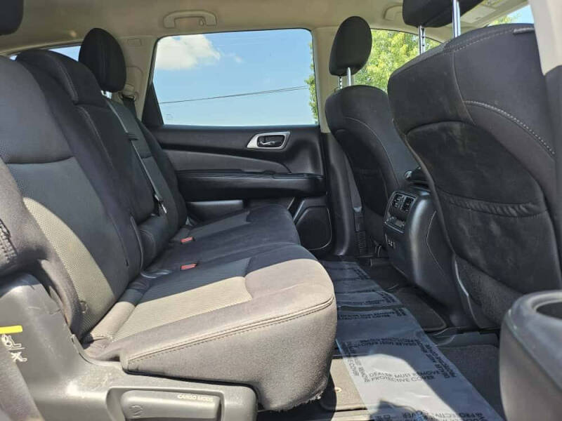 2019 Nissan Pathfinder SV