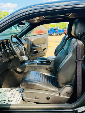 2012 Dodge Challenger SXT Plus