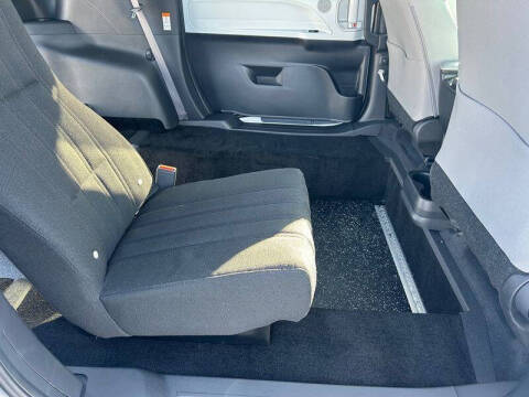 2025 Toyota Sienna LE 8-Passenger