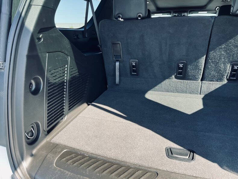 2022 Chevrolet Suburban LT