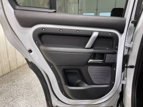 2022 Land Rover Defender 110 V8