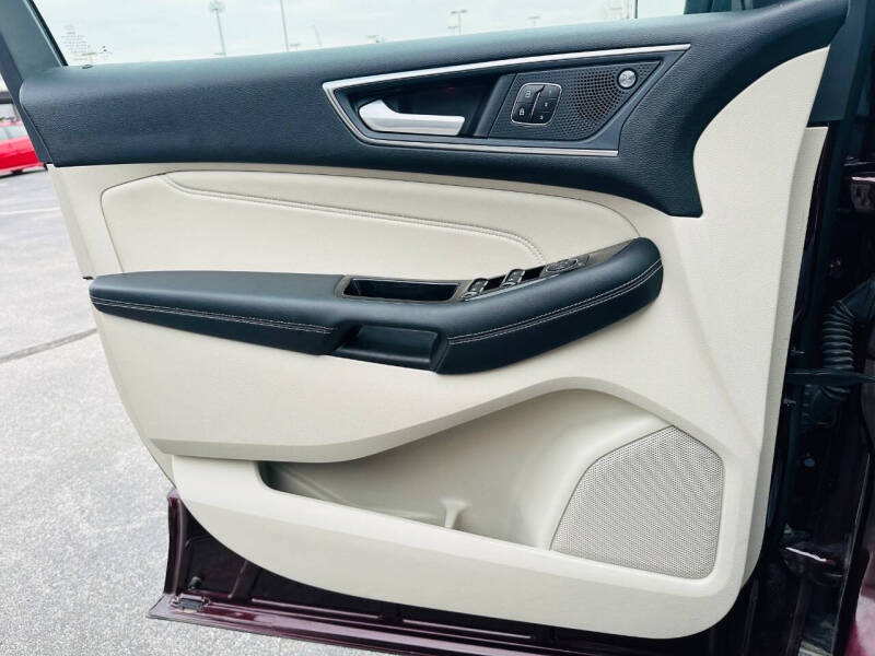 2019 Ford Edge Titanium