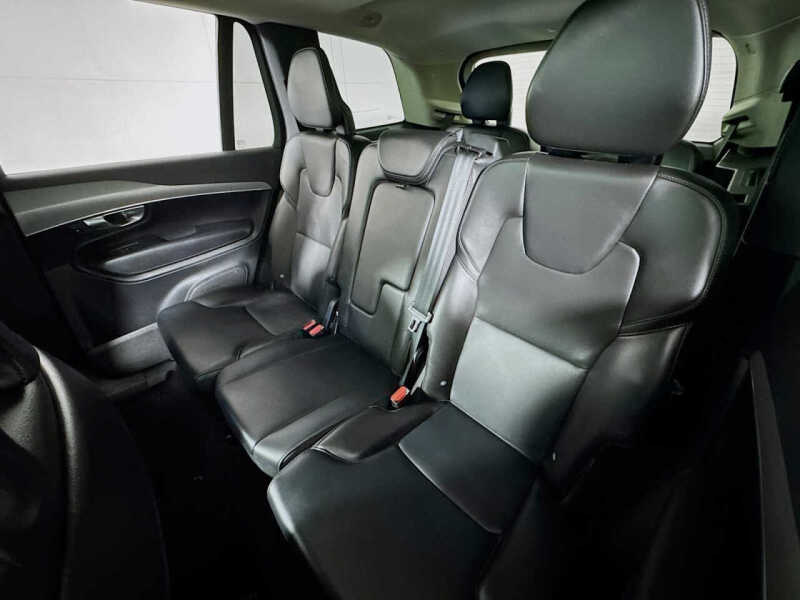 2025 Volvo XC90 B5 Core Bright Theme