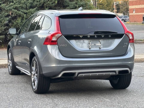 2016 Volvo V60 Cross Country T5